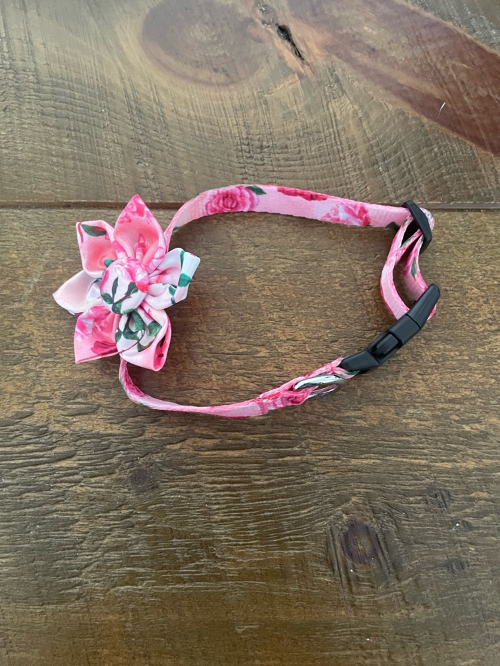 NWOT Pink Floral Adjustable Dog Collar with Secure Buckle